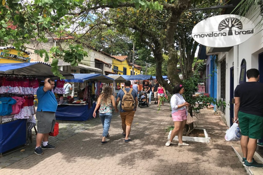 Rua em Embu das Artes - SP 